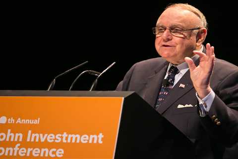 Billionaire investor Leon Cooperman prefers to shop for clothes wholesale and seems to like Costco..