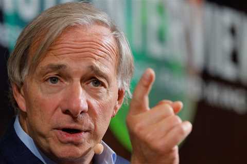 Billionaire investor Ray Dalio warns the easy-money era is over — and says the crypto craze..